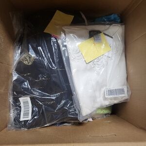 Women's clothes Lot 25 pieces (new)